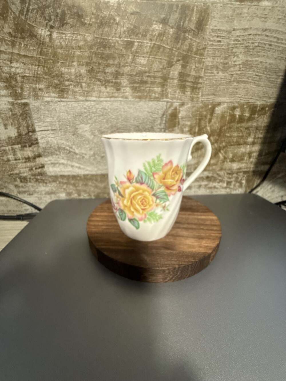 Royal Sutherland Fine Bone China Yellow Rose Floral Swirl Mug